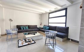 Mitropoleos Luxury Suites